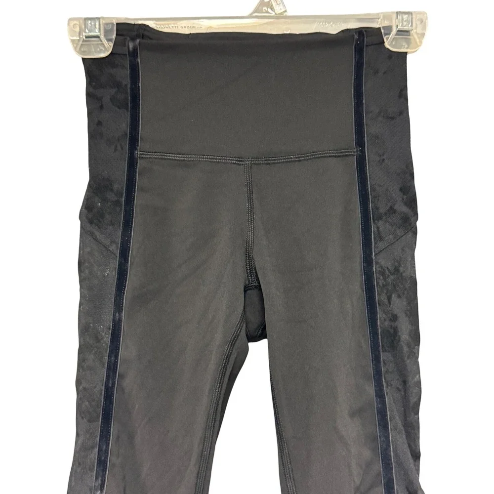 Lululemon Black Velvet Detail Mesh Floral Side Panel Leggings Cropped Size‎ 2